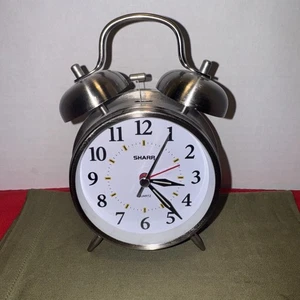 Old Fashioned Sharp Quartz Model SPC800 Alarm Clock Silver Twin Bells - Tested - Picture 1 of 8