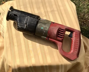Milwaukee 6527-21 Corded Sawzall Reciprocating Saw For Parts Missing Cord - Picture 1 of 4