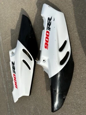 Capucha asiento trasero derecho e izquierdo - Honda CBR900rr '97 Foto 1 de 4