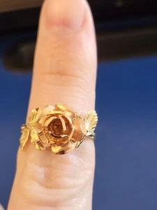 14K YELLOW GOLD FLOWER RING SIZE 7, 4.1g - Picture 1 of 4