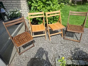 4 Holzklappstühle zu Verschenken - Bild 1 von 1