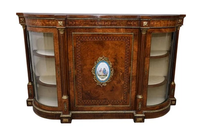 Excelente Calidad Rebaba Nogal Inglés Credenza Bronce Ascensos Limusina Plack Foto 1 de 4