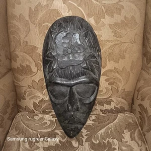 Längliche schwarze Holzmaske aufwendige Radierungen mit Riss, Chips und Charakter - Bild 1 von 12