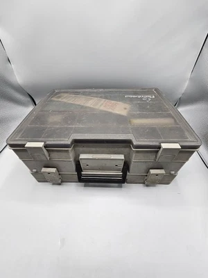 Caja de aparejos Flambeau Adventurer Tri-Level Pro con bandeja extraíble 7580 con señuelos Foto 1 de 4