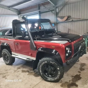 Defender 90 - Picture 1 of 6