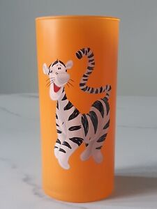 DISNEY STORE EXCLUSIVE WINNIE THE POOH TIGGER FROSTED ORANGE DRINKING GLASS.