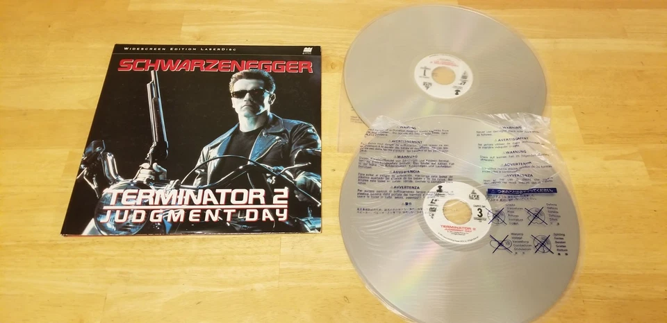 Terminator 2 Judgement Day (1991) Widescreen 2 Disc Edition Laserdisc Nice Discs - Image 1 of 4