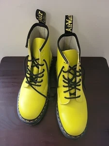Doc Martens, AirWait, glatte neongrüne Schnürstiefel #1460, Größe US 9 - Bild 1 von 13