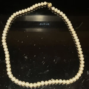 14K Gold Clasp With Genuine/Real Salt Water Pearls. Great Condition - Picture 1 of 4