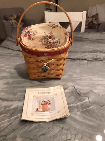 Longaberger 2001 Sweetheart Red Linen Notes Basket Vintage plastic & Cloth Liner Cover