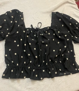 H & M Womens Sz XXL Black W/ White Polka Dot Flowy Crop Top - Picture 1 of 4