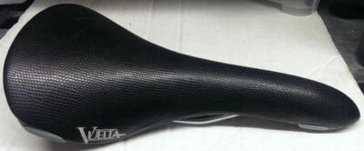 Selle Bassano Vuelta Ledersattel, Italy, NEU, NOS, Risse in Kunststoff-Unterteil