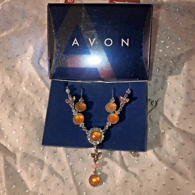 AVON Pretty Pastel "Y" Necklace Gift Set Pink With Box Necklace Earrings - Image 1 of 4