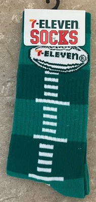 Calcetines verdes novedad campo de fútbol 7-Eleven Foto 1 de 3