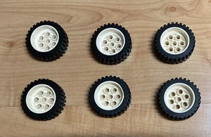 Lego Vintage 2695c01 White Wheel 30mm D. x 13mm (13 x 24 Model Team), with Black - Picture 1 of 3