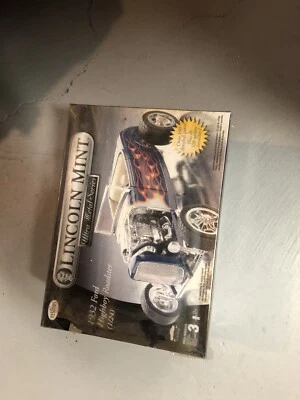 DIECAST METAL LINCOLN MINT 1932 FORD HIGHBOY ROADSTER MODEL KIT 1/24 SKILL 3 - Image 1 of 2