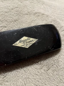 Vtg Stanley Magnetic Lint Dust Cleaner Removal Tool - Picture 1 of 6