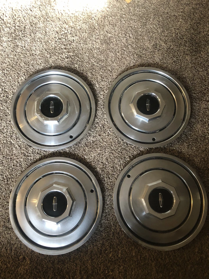 "Juego de 4 tapacubos Lincoln Town Car/Continental 16"" 1980-1984"  Foto 1 de 1