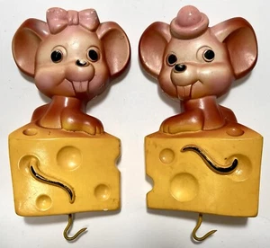 Vintage MOUSE and CHEESE Chalkware Kitchen Wall Plaques Mice Miller Studios 1973 - Picture 1 of 7