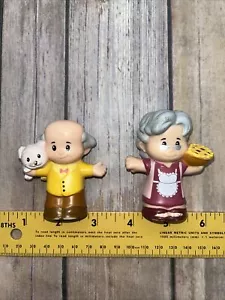 Fisher Price Little People Grande Nonna e Nonno DFT32 Y8204 c2016 Torta/Cane - Foto 1 di 11
