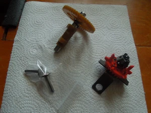  Briggs & Stratton 492830/691997 Camshaft and Slinger 127702 0117 02 - Picture 1 of 2