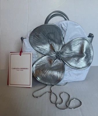 Bolso Matrioska Carolina Herrera Flora Plateado Foto 1 de 4