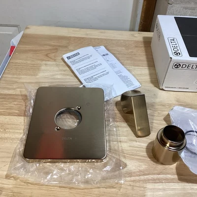 Монитор Delta Velum T14037-CZ серия 14 только отделка клапаном - бронза шампанского*ЧИТАЙТЕ* - Изображение 1 из 4