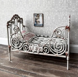 Dollhouse Miniatures ANTIQUE CHILD IRON BED Authentic Rust & Distressed White - Picture 1 of 12