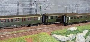 Ree modeles VB456 Set de 3 voitures voyageurs métallisées, ex-PLM, SNCF, A7 et B - Foto 1 di 6