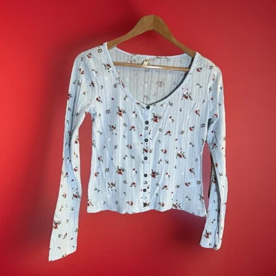 Top térmico Mudd talla S Wms azul pálido floral manga larga botones escote en V redondo Foto 1 de 4