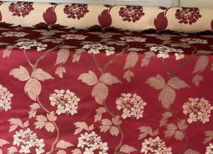 Tela de seda sintética bordada en relieve diseño con motivo de hoja floral roja dorada 7,19 años - Imagen 1 de 4