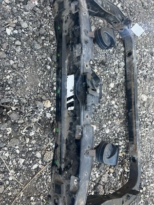 Soporte de radiador de acero para Jeep Grand Cherokee 2011-2022 2014 2015 para CH1225239 Foto 1 de 3