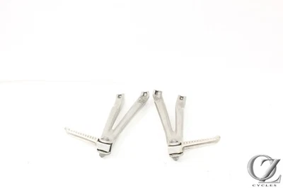 04-06 Juego de soportes de clavija de pasajero izquierdo derecho Yamaha R1 YZF-R1  Foto 1 de 4