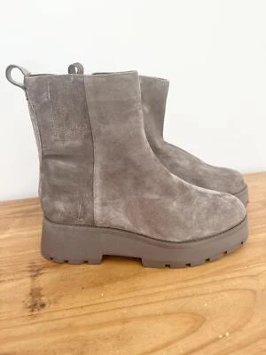 Vince Camuto Size 8.5 Stylish Gray Suede Ankle Boots with Chunky Sole - Изображение 1 из 4