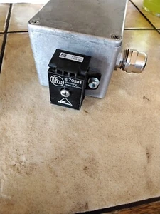 ifm elektronic Flachkabelverteiler E 70381 - Bild 1 von 2