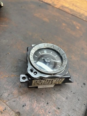 Cadillac Escalade 2003-2006 bisel superior reloj moldura OEM pieza usada Foto 1 de 3