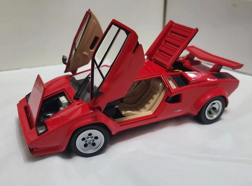85' Lamborghini Countach 5000 S (масштаб 1:24) литой ограниченный выпуск - Изображение 1 из 4