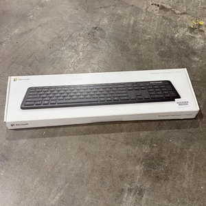 New Sealed Microsoft Bluetooth Keyboard - Black QSZ-00002 FRENCH LATYOUT - Picture 1 of 4