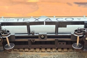 HO Tank CarTexaco #TCX 6305 No Box - Broken Walkway Tyco Silver/Black - Picture 1 of 4