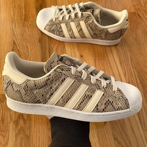 Adidas Superstar Snakeskin Women’s Sneakers GW2192 Shoes Size 7.5 - Picture 1 of 7