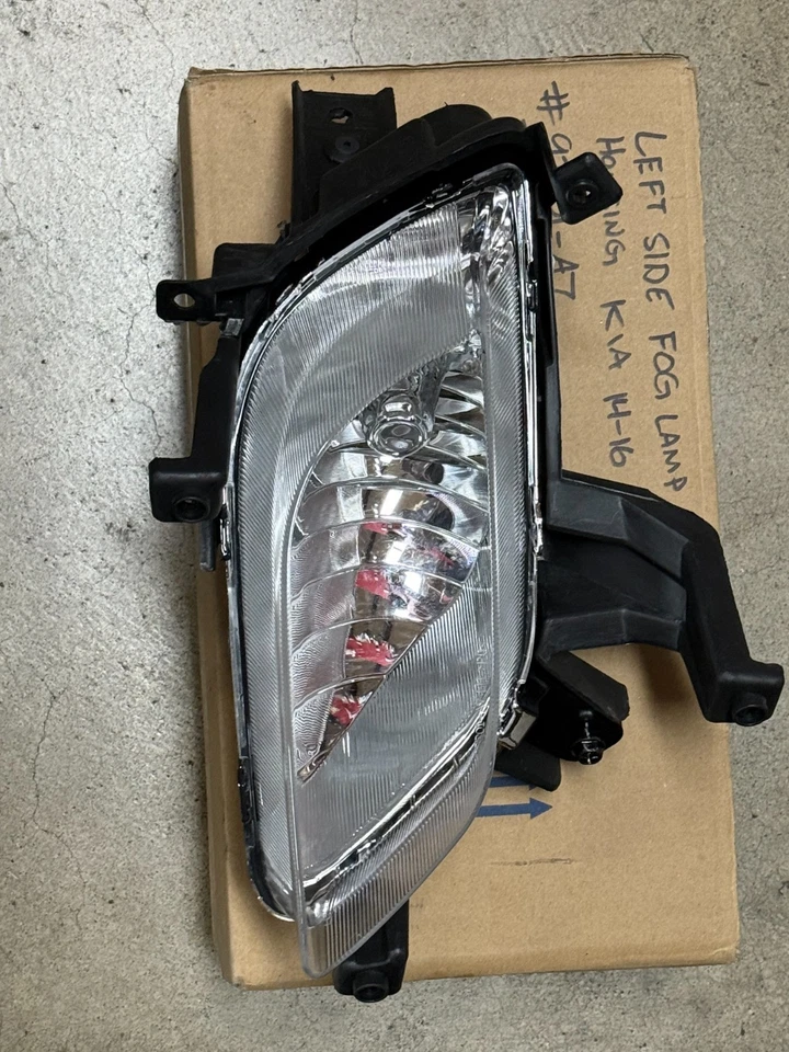 Conjunto de faros antiniebla lateral izquierdo Kia Forte 14-16 Foto 1 de 1