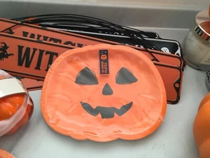 Halloween Partyware Children's Pumpkin Paper Plates Table Setting Party - Picture 1 of 2