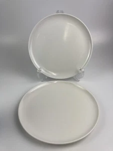 2 Vintage Kenro Melamin SPEISETELLER MELMAC 10" weiß Hergestellt in den USA - Bild 1 von 3