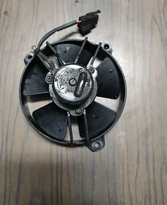 VENTOLA RAFFREDDAMENTO PIAGGIO CARNABY 125 ULTIMO PEZZO (ART) - Foto 1 di 2