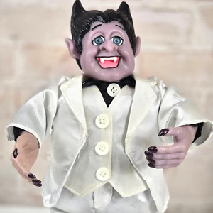 Rockin Vampire Disco Vintage 1999 Danze Musicale Halloween Nostalgia Funziona 13" - Foto 1 di 12