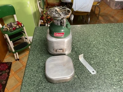 Vintage 1973 COLEMAN 502 Camp Stove Single Burner  w/Aluminum Case & Handle - Image 1 of 4