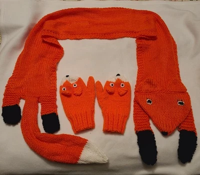 Juego de mitones y bufandas Fox punto naranja. Mitones para manos más pequeñas Foto 1 de 4