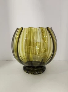 Vintage gerippte olivgrüne Kunstglas Vase - mundgeblasene Wirbel Sockel Schale - Bild 1 von 6