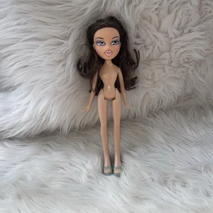 Muñeca Dana Bratz Wintertime Wonderland 2001 MGA desnuda con zapatos Y2K - Imagen 1 de 9