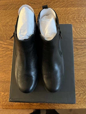 Botas al tobillo Vionic para mujer negras impermeables Uptown Wedge Sur talla 9 Foto 1 de 4